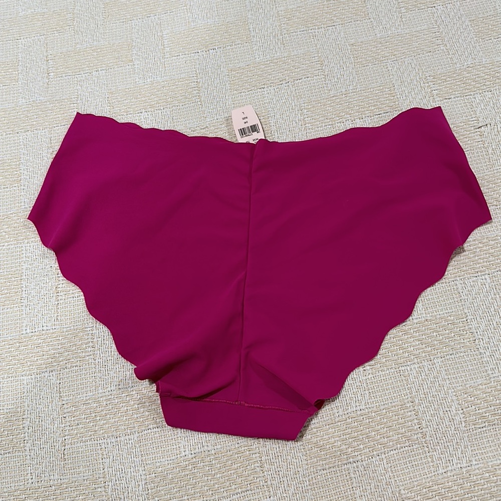 VICTORIA’S SECRET Very Sexy Rhinestone Scalloped Hiphugger Panty NWT Mag… - Picture 2 of 8